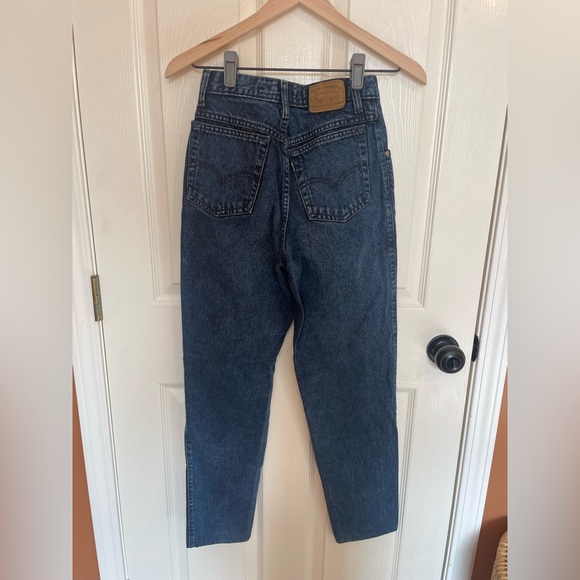 80s Vintage Levi’s 900 Series Dark Wash High Rise Straight Leg Jeans - Picture 4 of 8